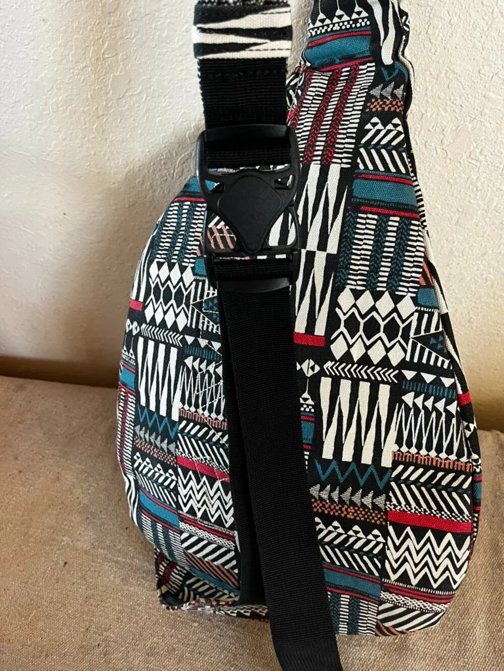 KAVU Unisex Stack Rhombus RugTravel/School/Shopping Rope Bag Sz Lr